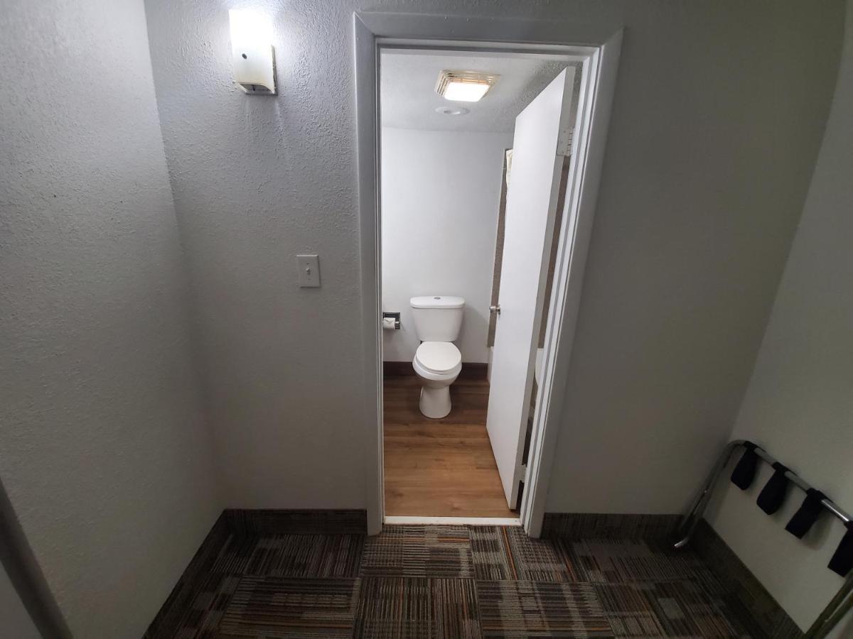 Royal Inn Hotel 인디애나폴리스 외부 사진